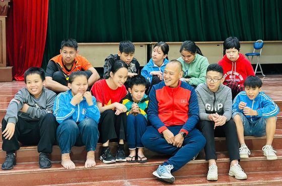 Ảnh của Người đồng hành thầm lặng của trẻ khuyết tật